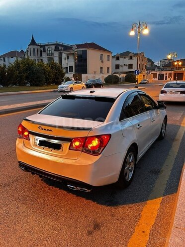 Chevrolet Cruze-11