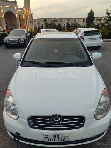 Hyundai Accent-8