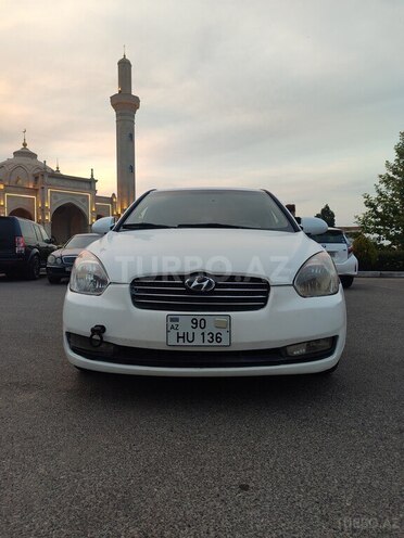 Hyundai Accent-1