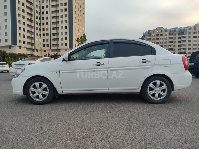 Hyundai Accent-3