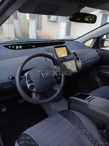 Toyota Prius-11