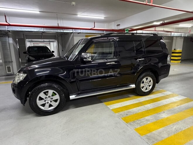 Mitsubishi Pajero-5