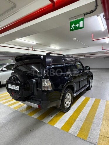 Mitsubishi Pajero-2