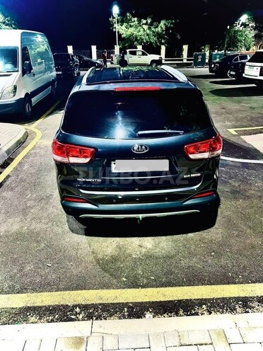 Kia Sorento-12