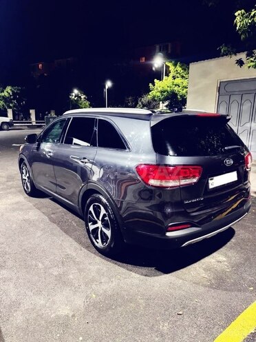 Kia Sorento-2