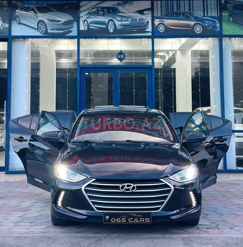 Hyundai Elantra-3