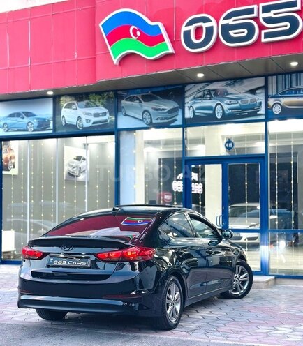 Hyundai Elantra-13