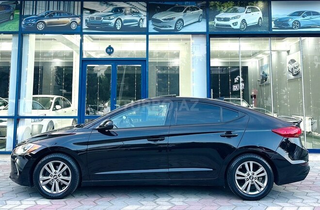 Hyundai Elantra-10