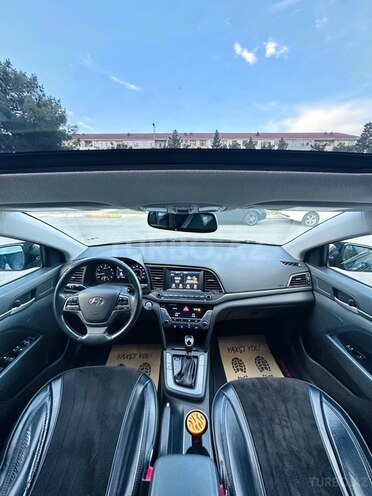 Hyundai Elantra-9