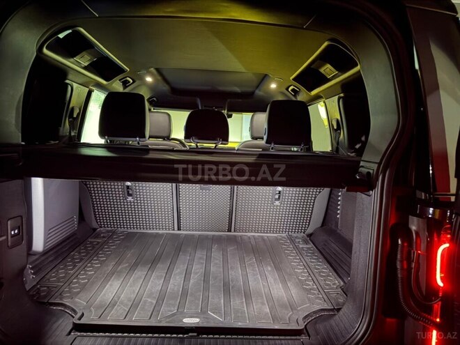 Land Rover Defender-3