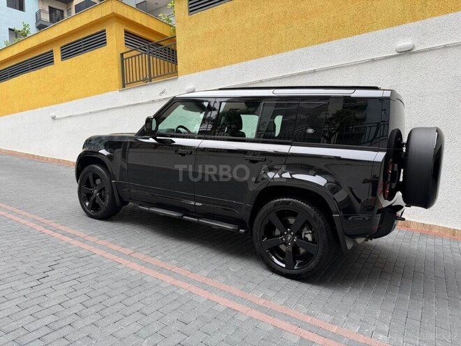 Land Rover Defender-7