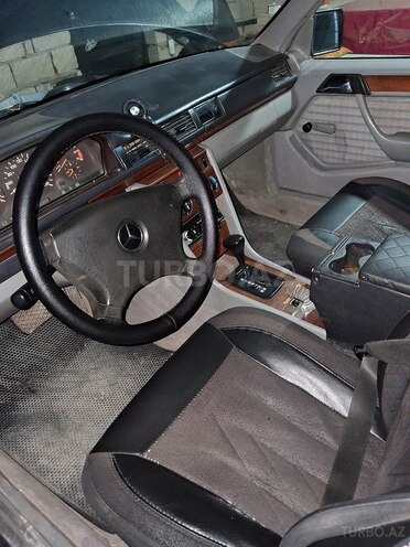 Mercedes 200 E-6