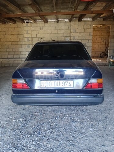 Mercedes 200 E-2