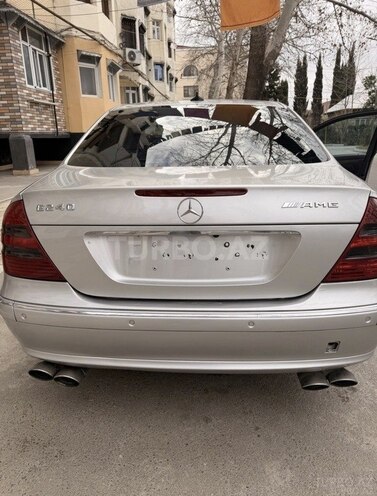 Mercedes E 240-4
