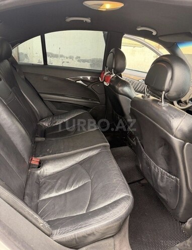 Mercedes E 240-3