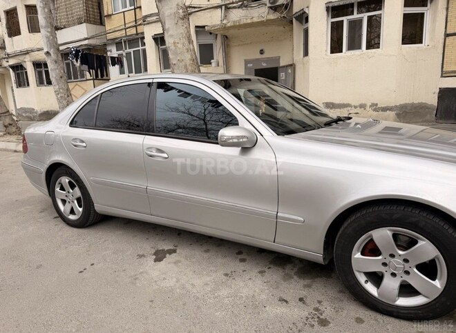 Mercedes E 240-5