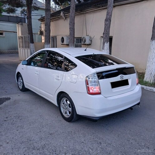 Toyota Prius-4