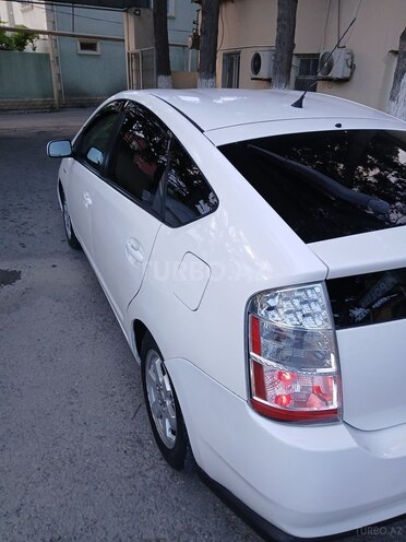 Toyota Prius-8