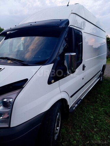 Ford Transit-5