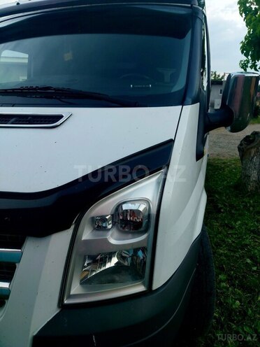Ford Transit-18