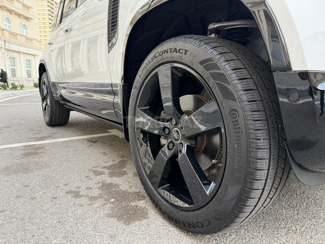 Land Rover Defender-5