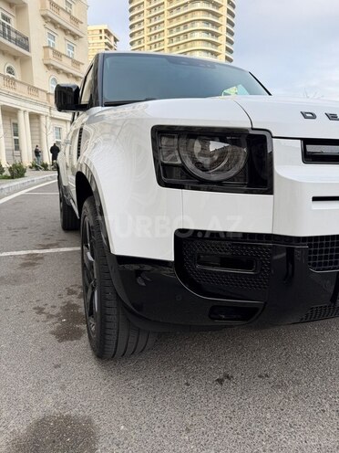 Land Rover Defender-10