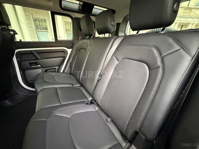 Land Rover Defender-12