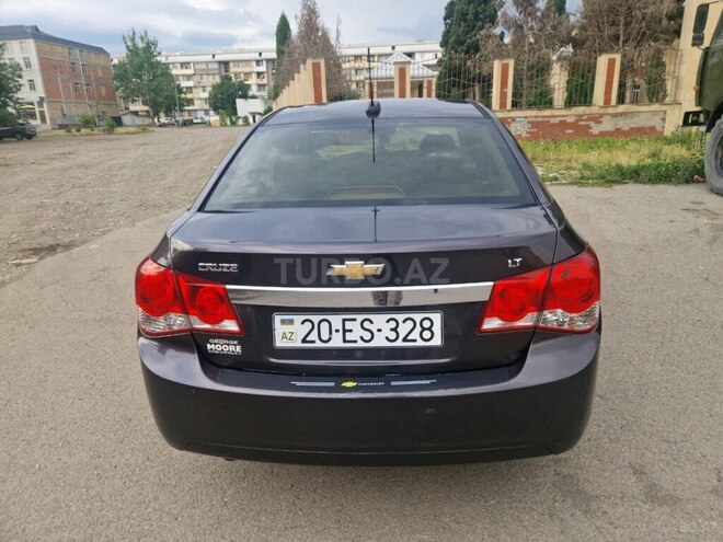 Chevrolet Cruze-2