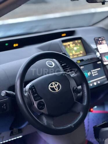 Toyota Prius-9