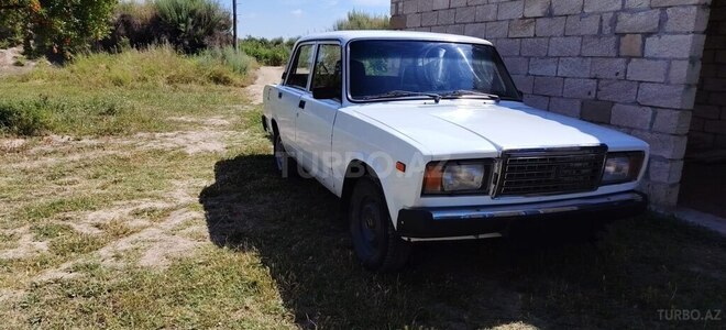 LADA (VAZ) 2107-2