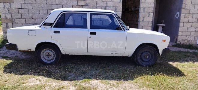 LADA (VAZ) 2107-5