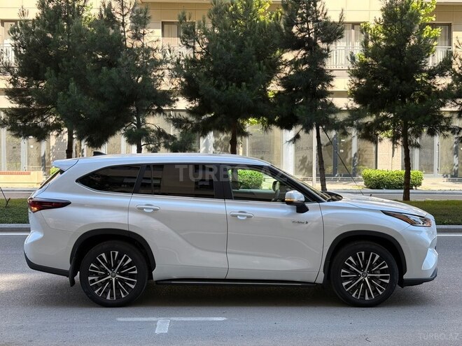 Toyota Highlander-4