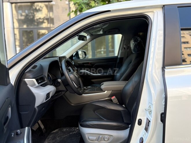 Toyota Highlander-5
