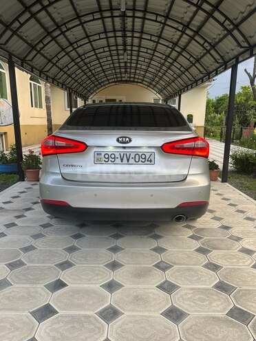 Kia Cerato-5