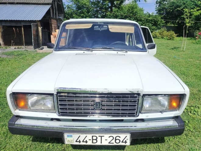 LADA (VAZ) 2107-1