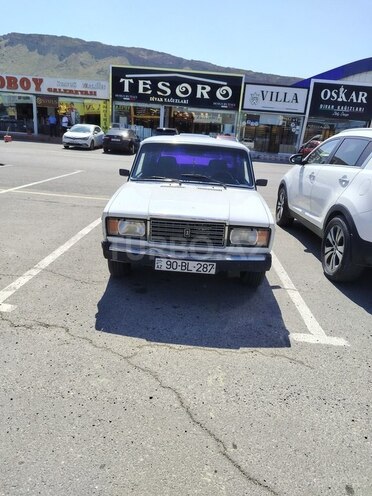 LADA (VAZ) 2107-1