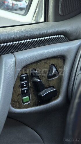 Mercedes E 320-7