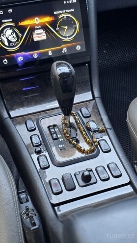 Mercedes E 320-10