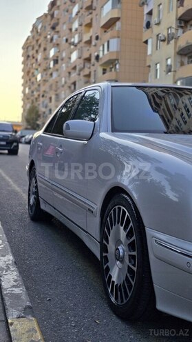 Mercedes E 320-16