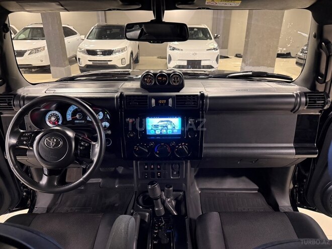 Toyota FJ Cruiser-15