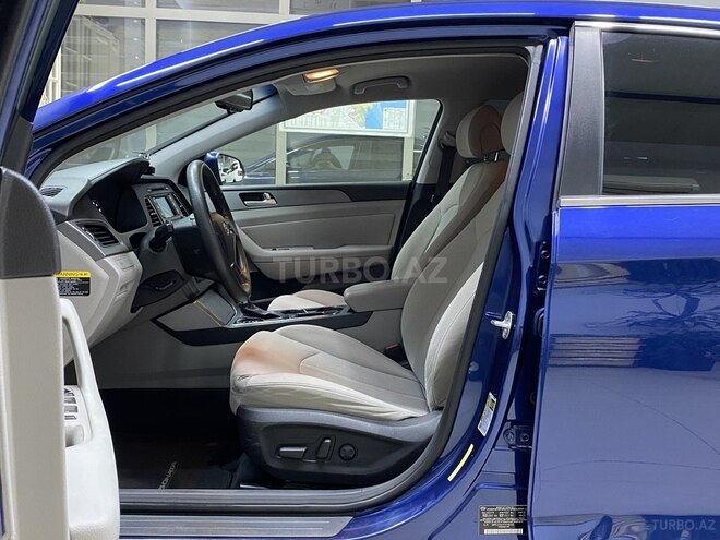 Hyundai Sonata-16