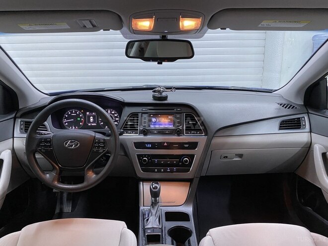 Hyundai Sonata-15