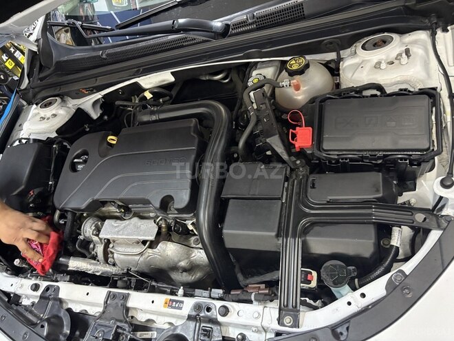 Chevrolet Malibu-12