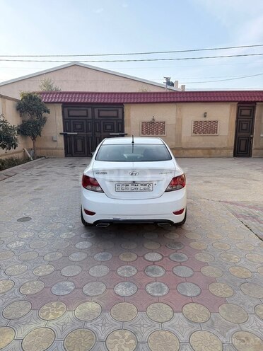 Hyundai Accent-6