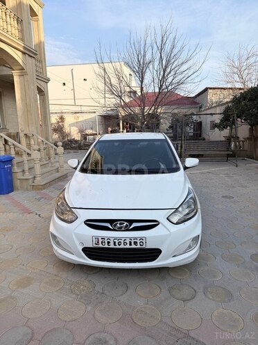 Hyundai Accent-3