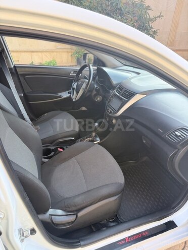 Hyundai Accent-9