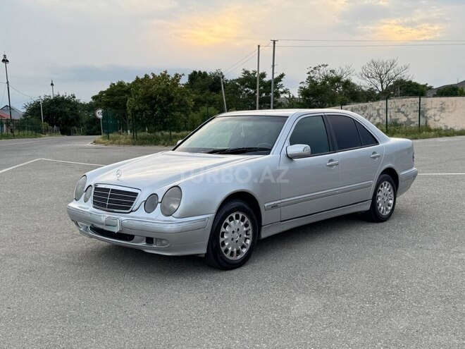 Mercedes E 220-2