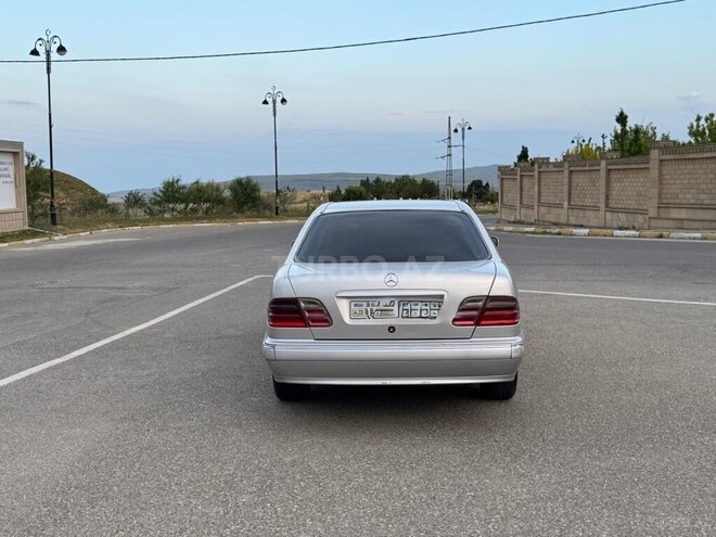 Mercedes E 220-6