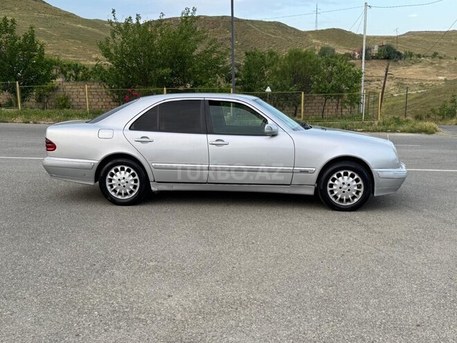Mercedes E 220-3