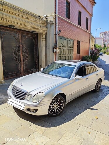 Mercedes E 220-2